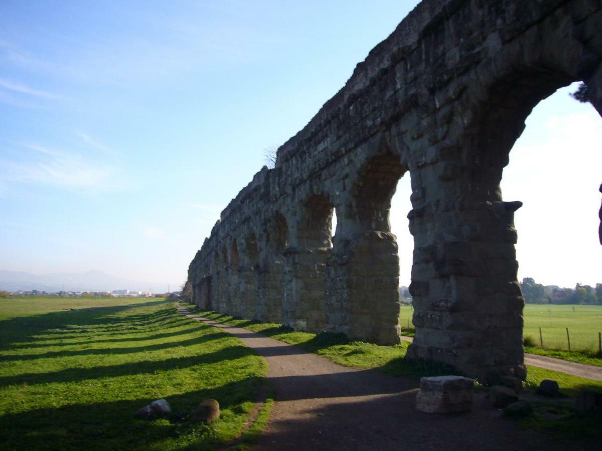 Casa Paestum. Your Wonderful Garden In Рим Екстериор снимка